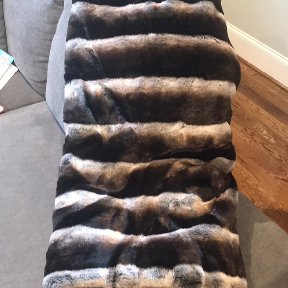 Z Gallerie Bedding Large Chinchilla Faux Fur Blanket Throw Poshmark